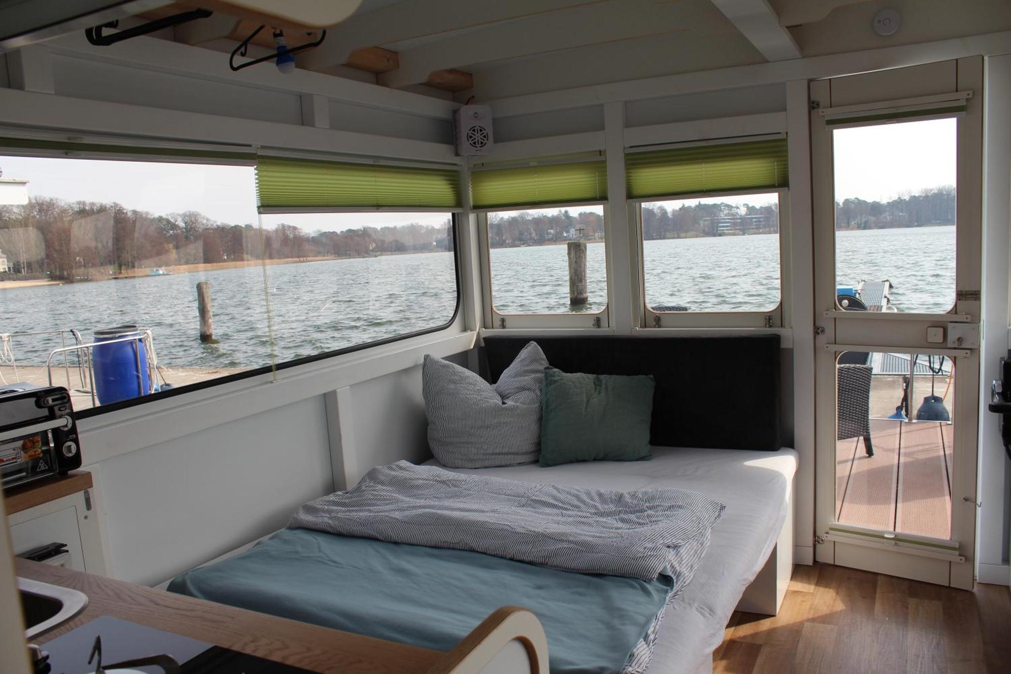 Wohlfuehlboot Hausboot - Festlieger Im Hafen Bad Saarow - Wc An Bord, Dusche An Land Hotel Luaran gambar