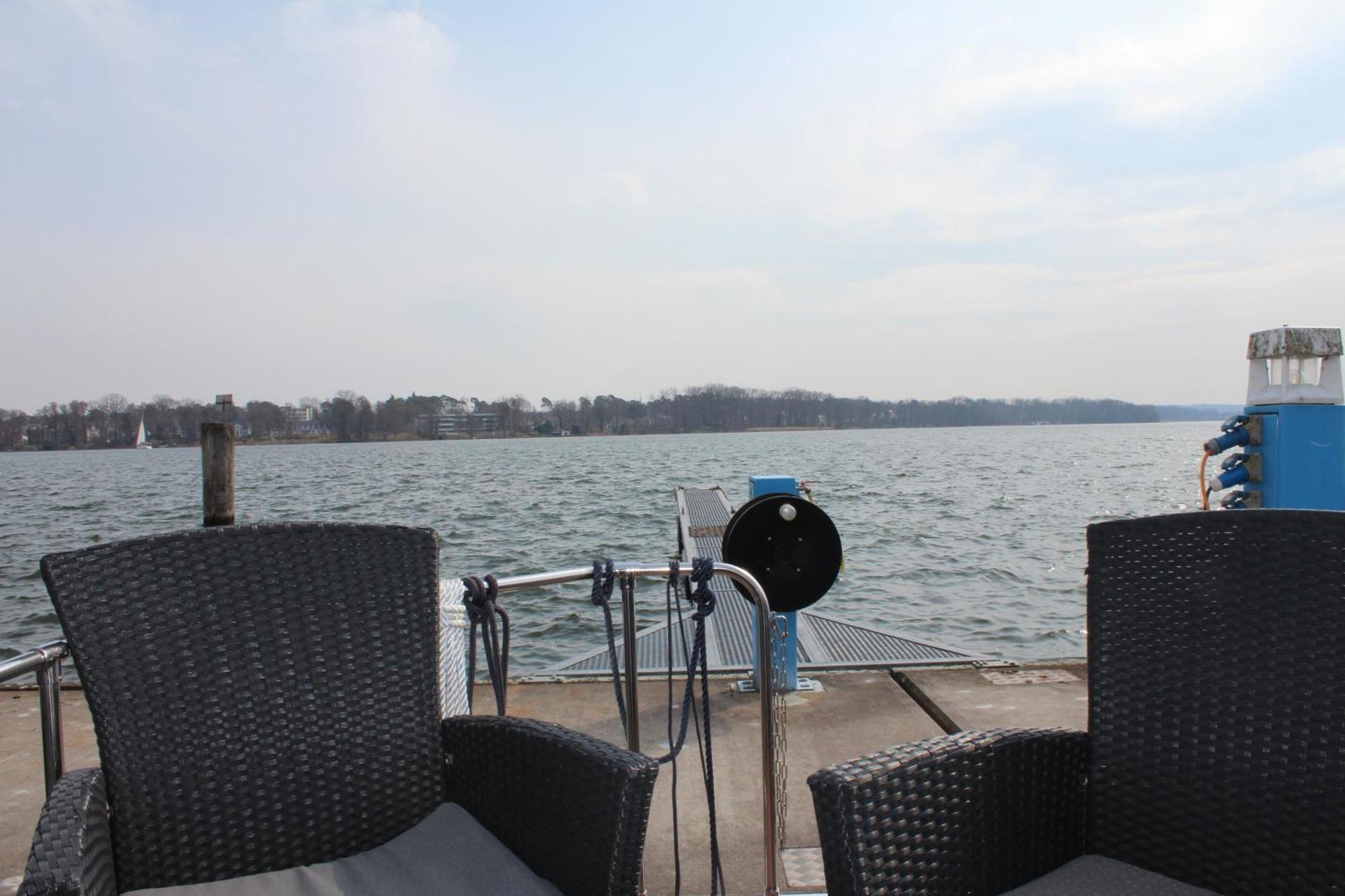 Wohlfuehlboot Hausboot - Festlieger Im Hafen Bad Saarow - Wc An Bord, Dusche An Land Hotel Luaran gambar